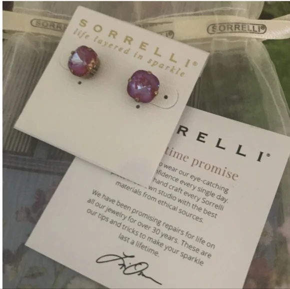 SORRELLI Halcyon Stud Earrings in Antique Gold Color: Duchess - Picture 7 of 11